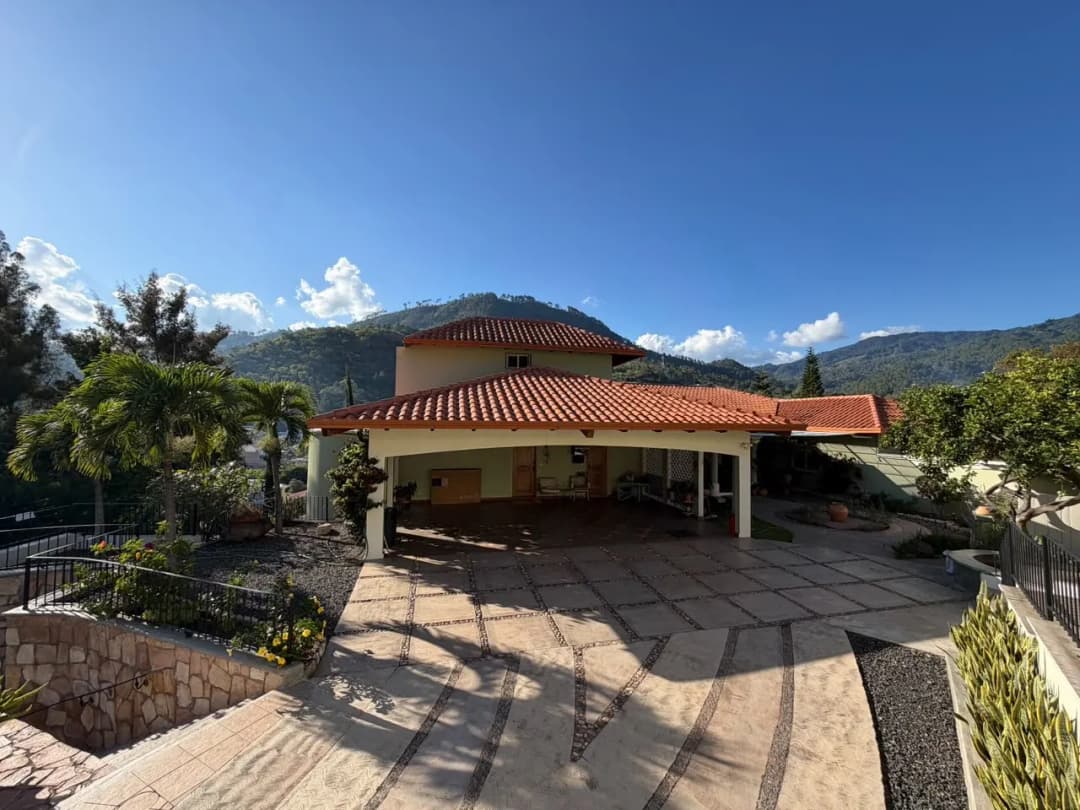 Casa en Venta - Residencial Siboney, El Chimbo - foto 1 de 10