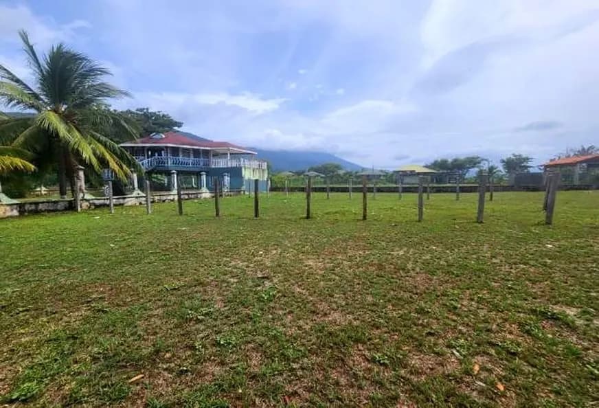 Terreno en Venta Frente al Mar - foto 1 de 7